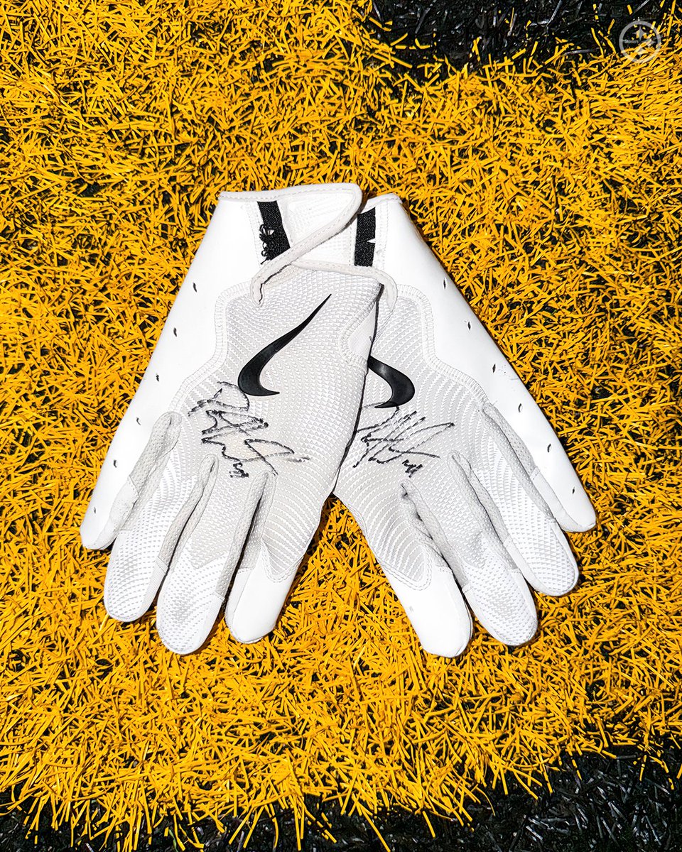 RP to #ProBowlVote @payton_wilson21 for your chance to win‼️