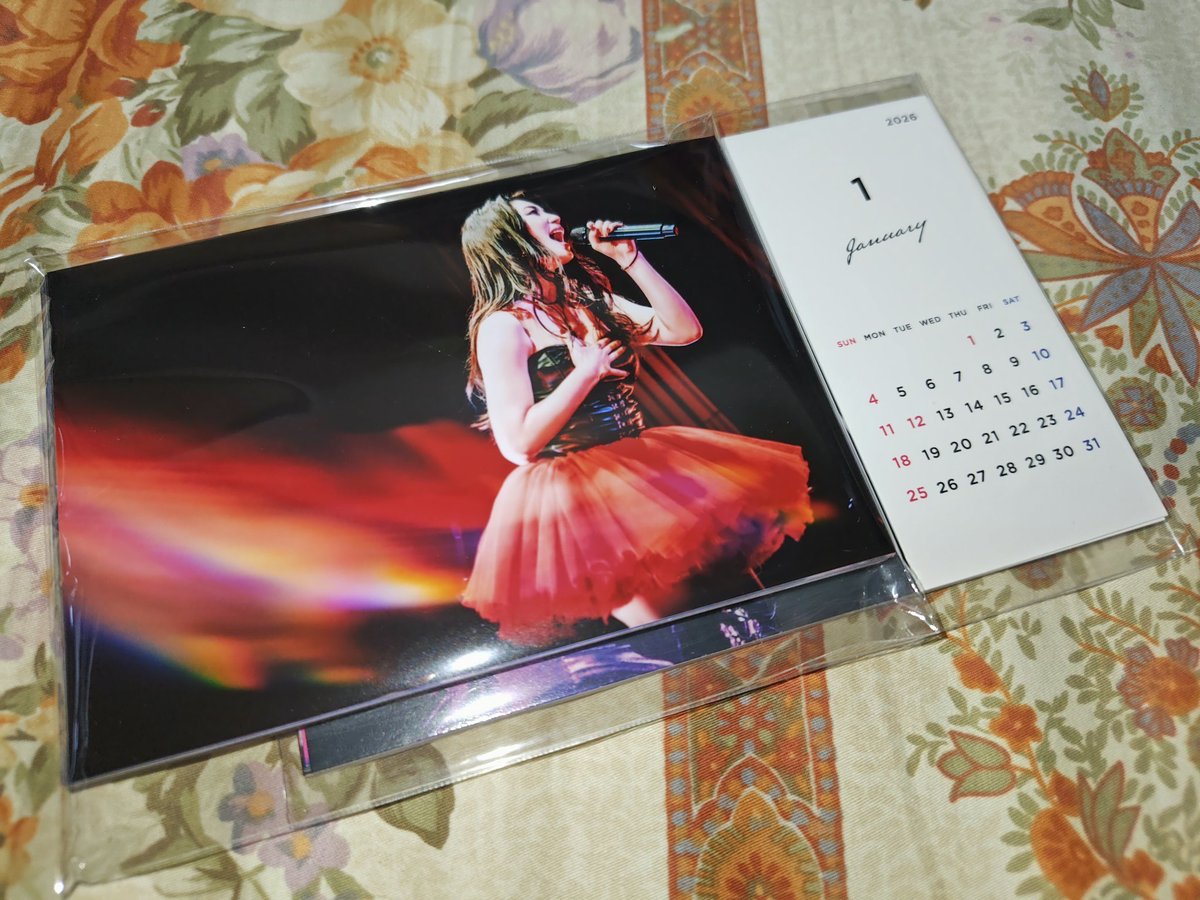 直筆サインは 残念ながら当たりませんでしたが ブロマイド27枚(ほぼ