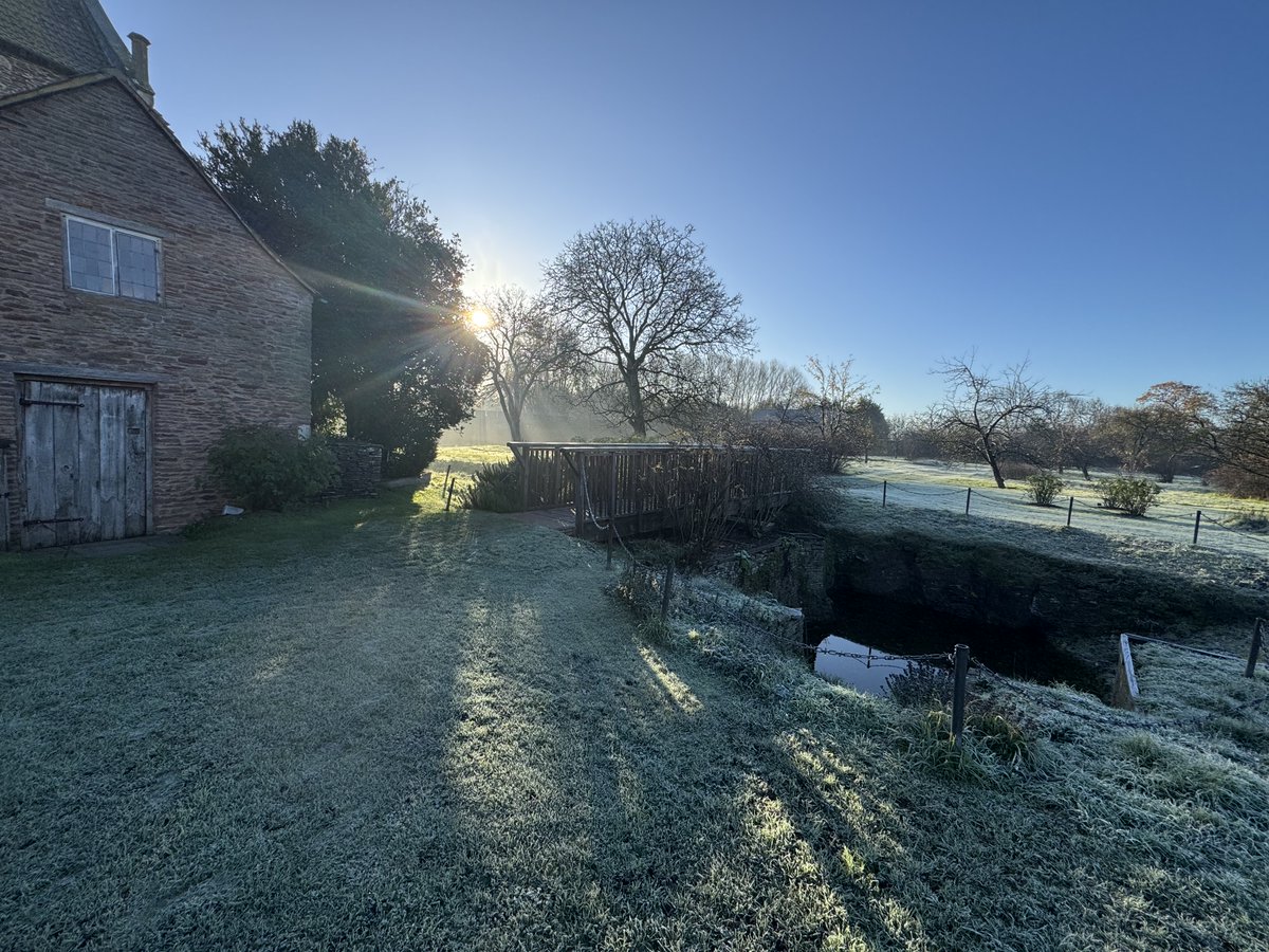 Acton Court, @actoncourt #Tudorhistory, #ActonCourt, #Tudor, #gardens, Frosty  images of AC and the grounds