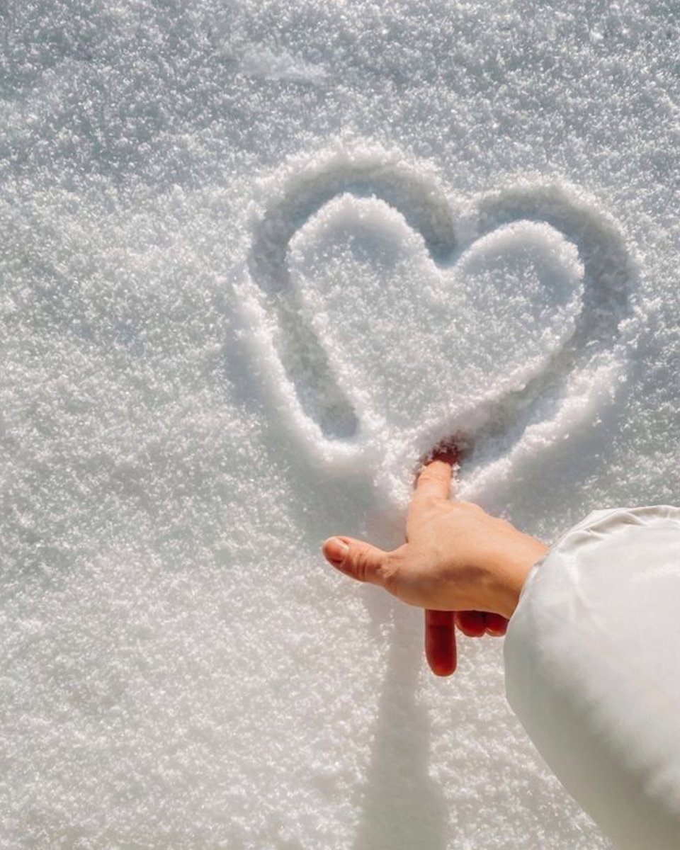 MuddStyle's tweet image. Love keeps us warm.