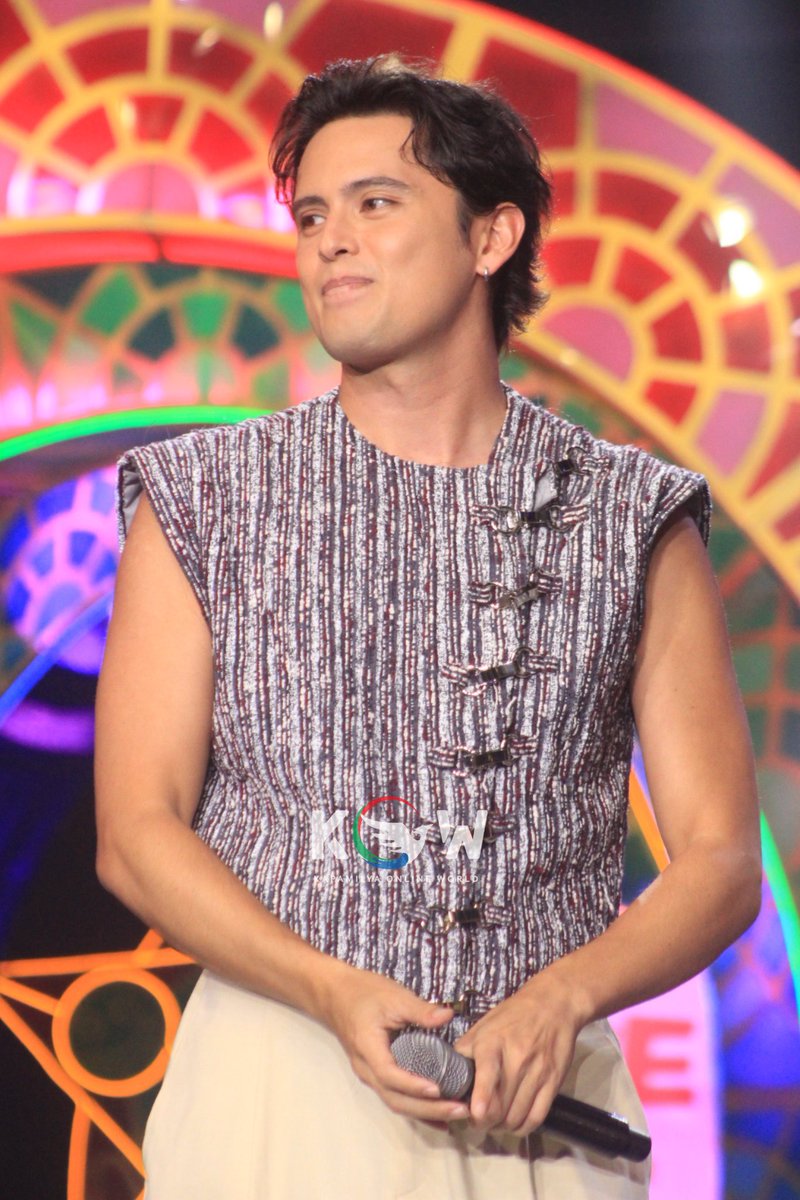 kowalerts's tweet image. #JamesReid during the Opening Prod!

Sama-sama tayo sa #ABSCBNChristmasSpecial2025 ngayong December 13 at 14! Mapapanood sa Kapamilya Channel, Kapamilya Online Live, A2Z, at iWant. 

#LoveJoyHope #ABSCBN #Kapamilya