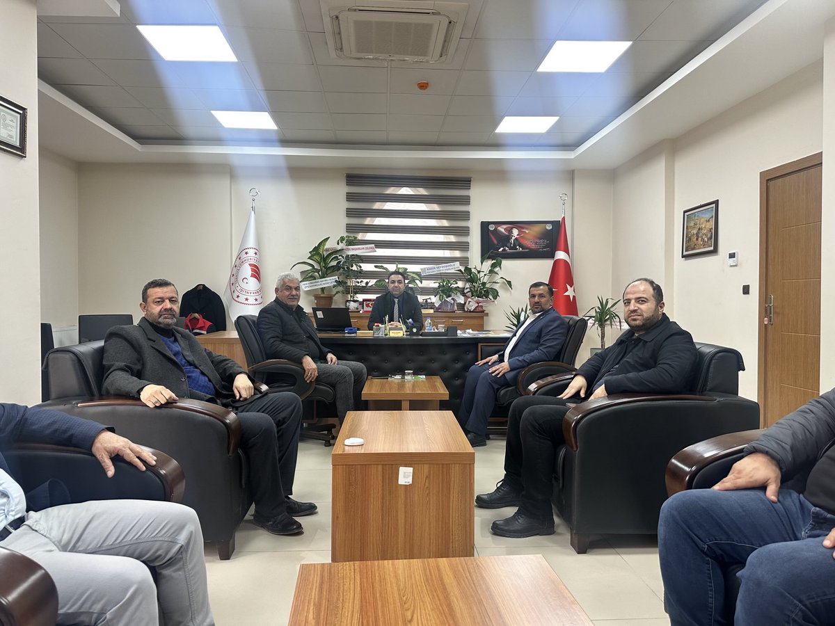“Artuklu İlçe Tarım Müdürlüğüne atanan Sayın Abdullah Osmanoğlu’nu makamında ziyaret ettik. Kendisine yeni görevinde başarılar dilerim.”
