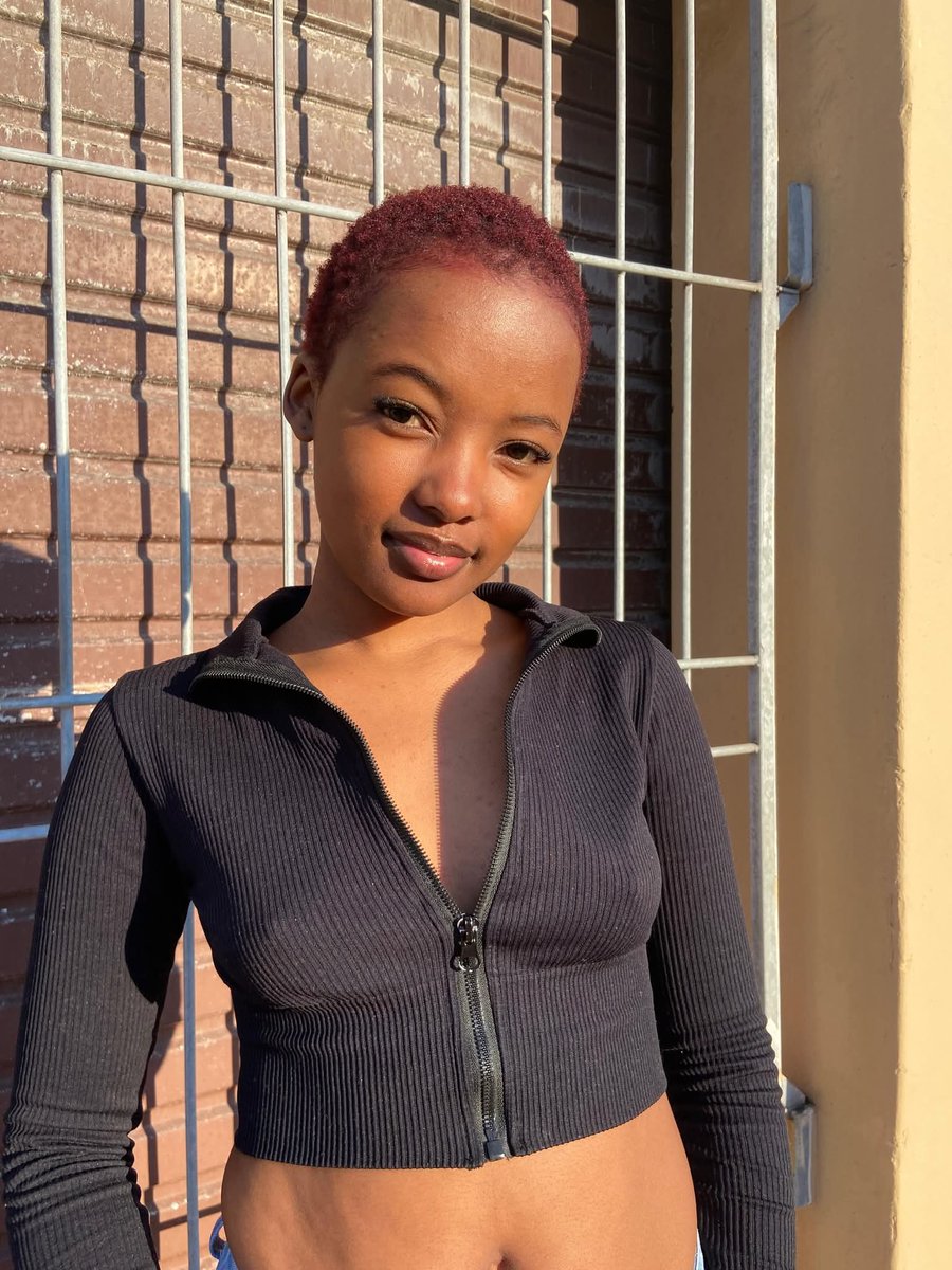 MISSING TEENAGER 

Refiloe Gladys Khopholo (19) a student at Nelson Mandela University was last seen on Saturday 30 November 2025 travelling from Summerstrand, Eastern Cape to Bloemfontein.

According to her family, Refiloe informed her sister on Saturday that she would be