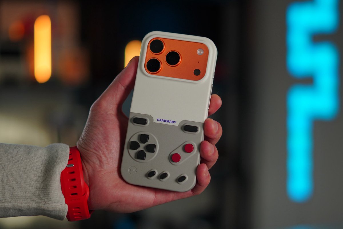 nandoprince93's tweet image. The perfect case doesn’t exist…🤯 

This has to be my favorite case of all time 🤤 

A case that comes apart and puts physical game boy controls on your iPhone 😳 

Would you use a case like this 🤔 

No batteries, no connections, no Bluetooth, just mimics touch input. Genius