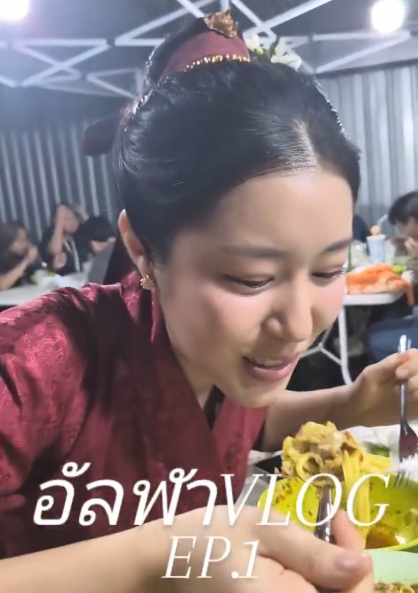 LJLuthors's tweet image. #Ciizezphr #Ciizerutricha 

before i eat:                             after i eat: