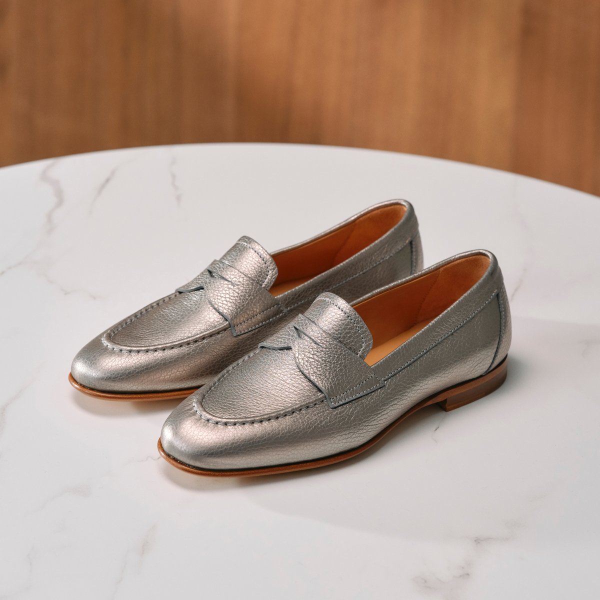 The Sonya loafer: a year-round staple in every shade. Chic, comfortable, and effortlessly pulled-together. Shop style now at magnanni.com/sonya#color=903

#newin #magnanni #loafers #outfitessentials