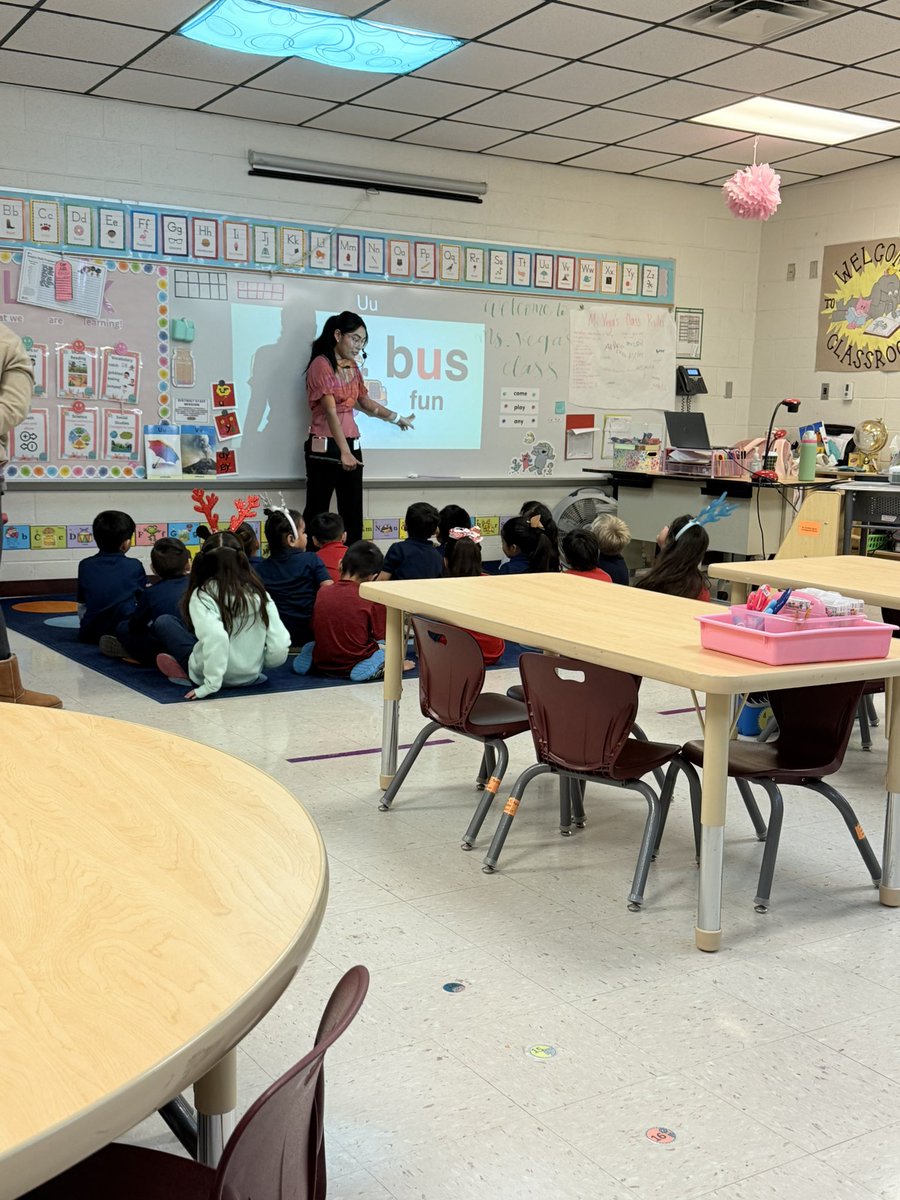 MrsHDZ7's tweet photo. Loved visiting Ms. Vega’s kinder class this morning. So much learning going on. So proud of her growth as a former Teacher Resident and now a model teacher @LaurelesMustang https://t.co/AVpBqTnhtU