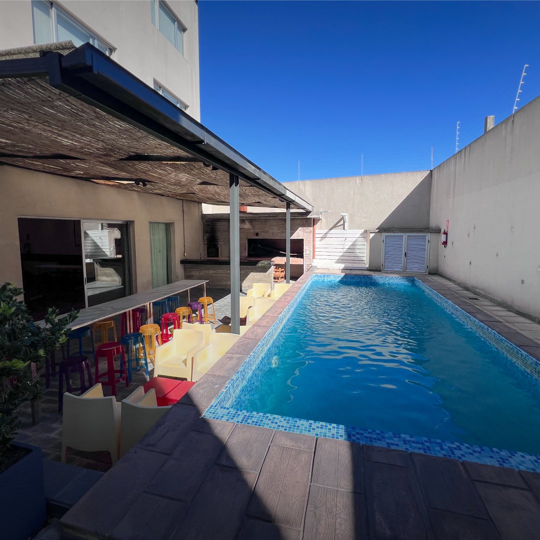 RegencyHotelsUY's tweet photo. Si tus vacaciones combinan descanso y movimiento, 𝗥𝗲𝗴𝗲𝗻𝗰𝘆 𝗪𝗮𝘆 es tu lugar. ✨

164 habitaciones • Amplios espacios y plaza interior • Piscina exterior • Gimnasio • Restaurante • Parking propio

👉 https://t.co/buWj4N9sRf

#RegencyWay #RegencyHotels https://t.co/VnJgixNQL8