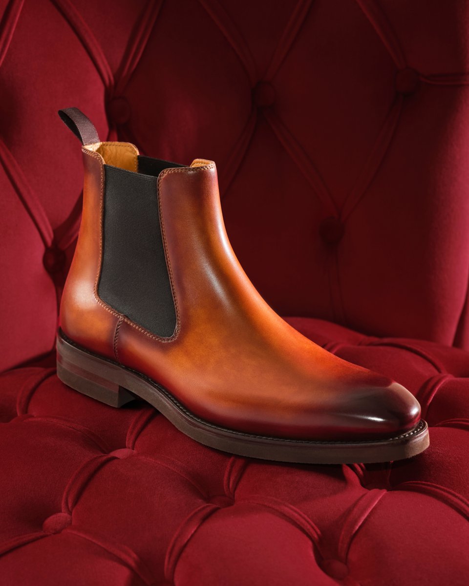 FW25 | The Lonny
Handcrafted full-grain leather, a high-shine finish, and a durable rubber sole come together in a Chelsea boot built for every setting. Slip on with tailored looks or denim for refined style, effortless wear. Shop style at magnanni.com/lonny#color=15

#MagnanniMen