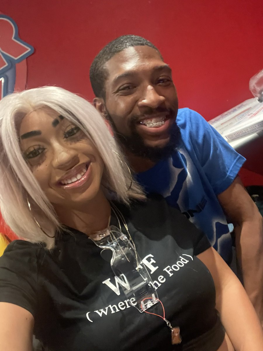 Ellev8tion's tweet image. Our friendship is beyond content creating. You’ve became family. My little (tall) cheerleader in the back. I wish you the best birthday this year and to many more @ReyoSunshine94 love ya! 🩷