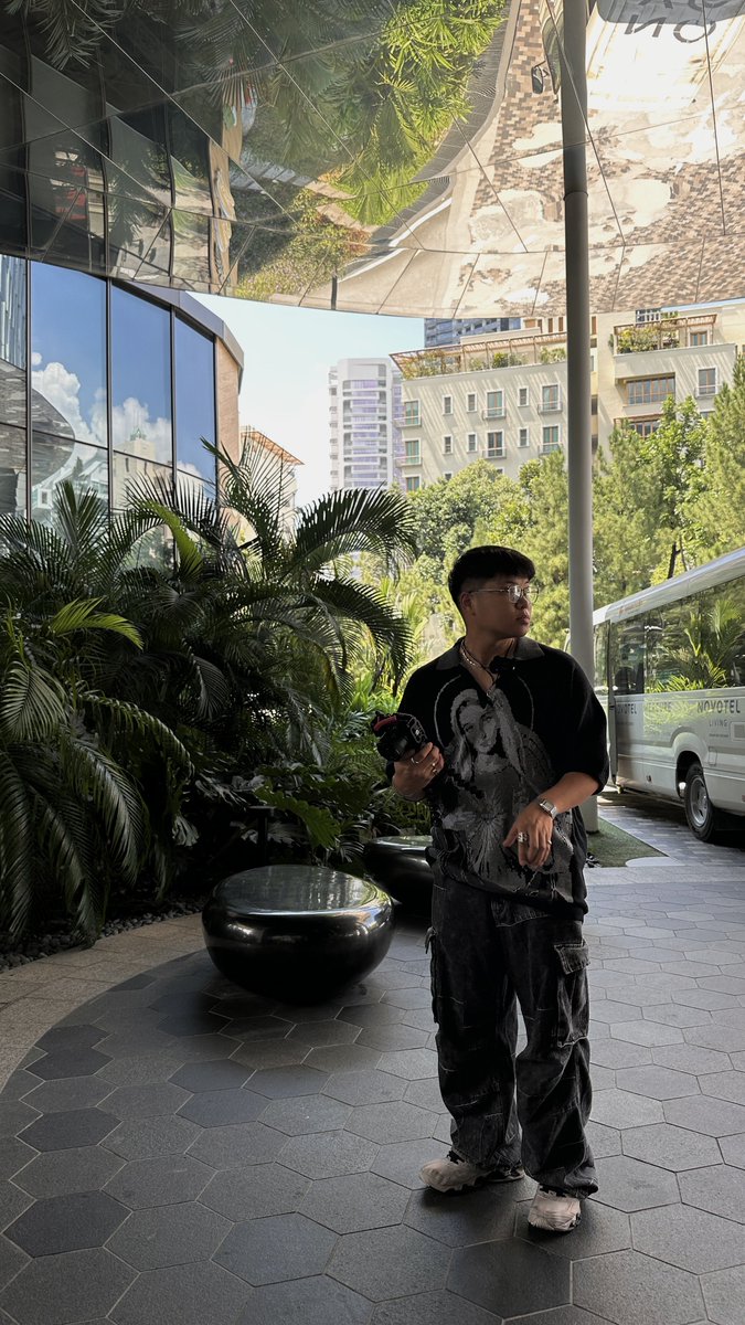 BawsaXBT's tweet image. Don’t mind if i do.

Locations in order:

📍 Boracay, PH
📍 Singapore
📍 Malaysia, KL
📍 Japan, Tokyo

25 yrs old &amp;amp; traveling across the world &amp;gt;