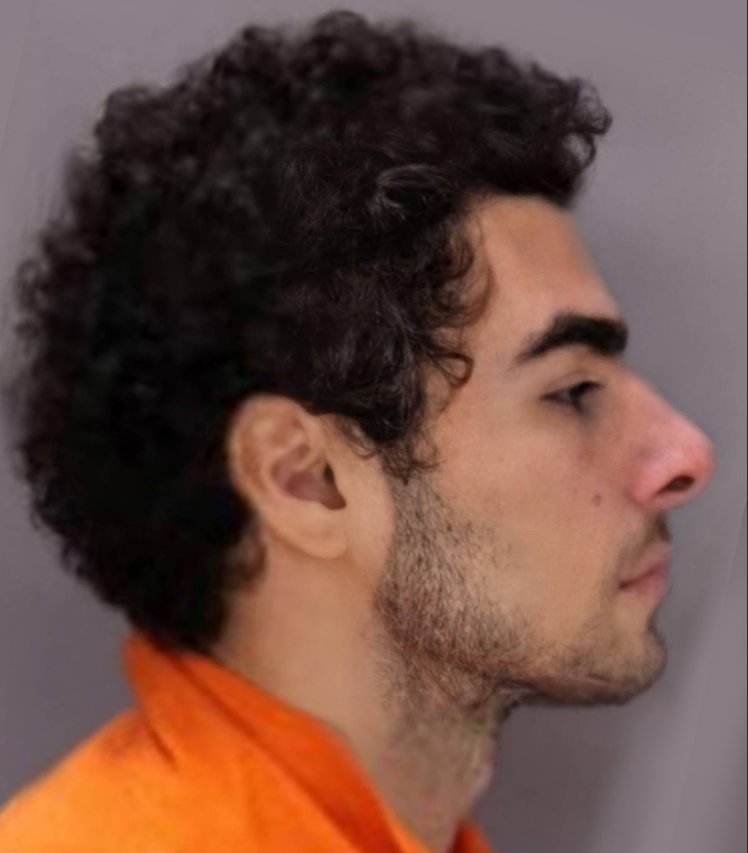 LuigiArchive_'s tweet image. Luigi Mangione today and one year ago.