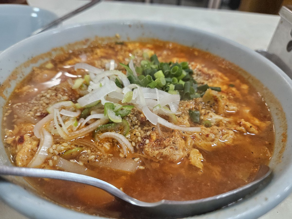 浅草 大福園
フォローしてる人が「焼肉の基準点」って言ってるのがすごく気になってた店へ行ってきた。

タン塩の味が濃くて大ぶりにカットしたレモン汁に全然負けてなくて最高だし、マッコリ頼んだらジョッキで出てくるのも素晴らしい。東のほうに住んでたとき知っとけばよかった