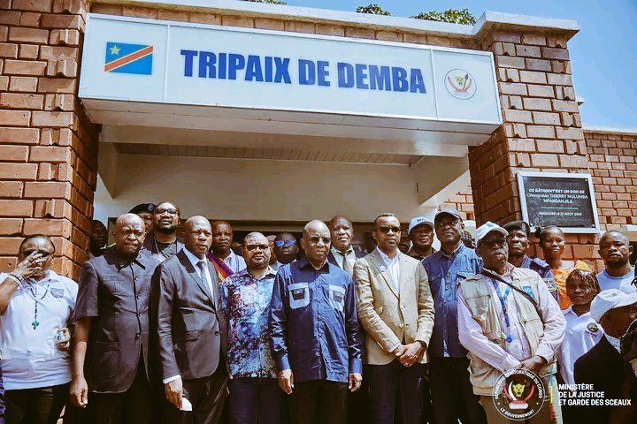 VulukaJean's tweet photo. @Th_Mulumba @fatshi13 @Anthony_Nkinzo @Kivuvu_Kieto @JeanMarieKANDA3 https://t.co/RH5E1KFuX2