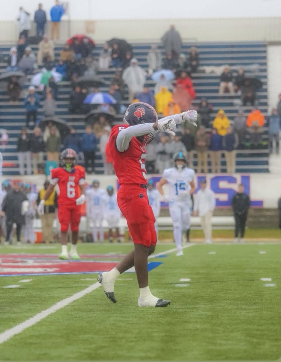 JUNIOR SEASON FILM🔥
🚨58-1101-11/ 17 YPC
🚨1154 TOTAL YARDS 13 TD
🚨19 SOLO TACKLES
🚨4 INT 3 PBU
🚨1 KOR 2 PR
<a href="/CoachLomax22/">Coach Lomax</a> <a href="/coach_mcclain25/">Dalton McClain</a> <a href="/amanirichburg88/">Coach Cap</a> <a href="/bhp_bears/">Bear Football Stats</a> <a href="/rblackstonbhp/">Russell Blackston</a> <a href="/mossfitness/">mossfitness</a> <a href="/HaleMcGranahan/">Hale McGranahan</a> 
hudl.com/v/2SV7eD