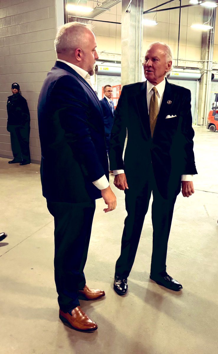 ArtanisCap's tweet photo. If you want to meet the people and ideas powering @realDonaldTrump’s vision for a Golden Age, just come on down and visit @henrymcmaster &amp; @RussellFrySC in South Carolina! https://t.co/lM4hc5w9rD