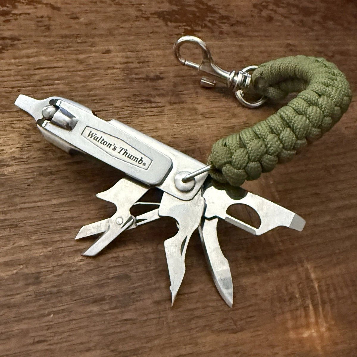 madewithaipower's tweet image. Discover the rare Walton's Thumb Fisherman's Multi Tool, complete with a survival paracord link. Perfect for fishing enthusiasts and adventurers alike. Check it out on eBay: ebay.com/itm/2271230155… #fishing #tools #multitool #eBay