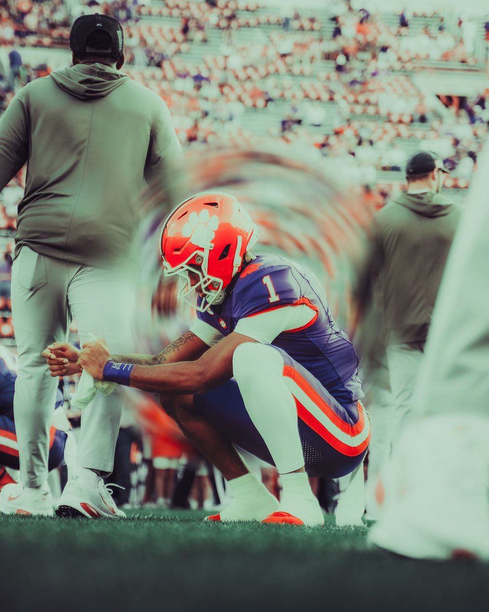 𝙏𝙅 𝙈𝙤𝙤𝙧𝙚 tweet media