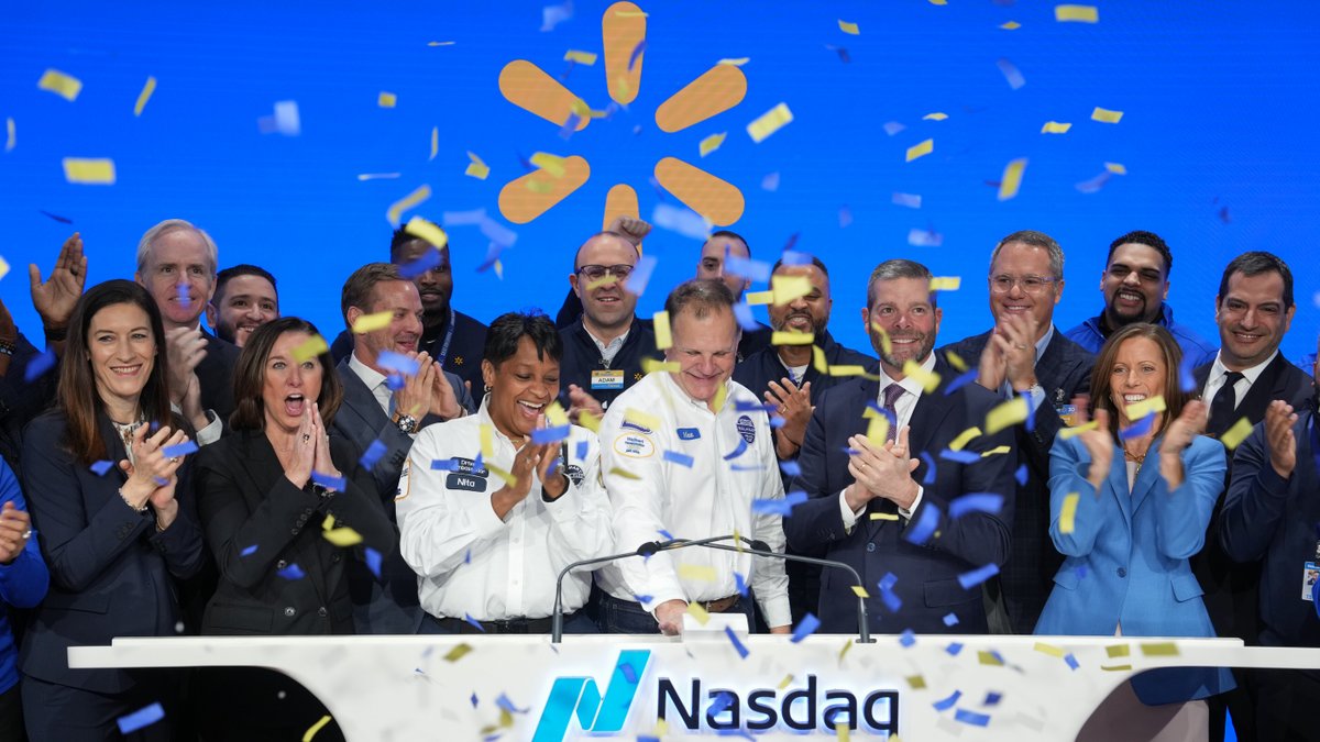 NasdaqExchange's tweet image. 🛍️ @WalmartNews today is a people-led, tech-powered omnichannel retailer dedicated to helping people save money and live better. 

🔔 Proud to call you #NasdaqListed, $WMT!