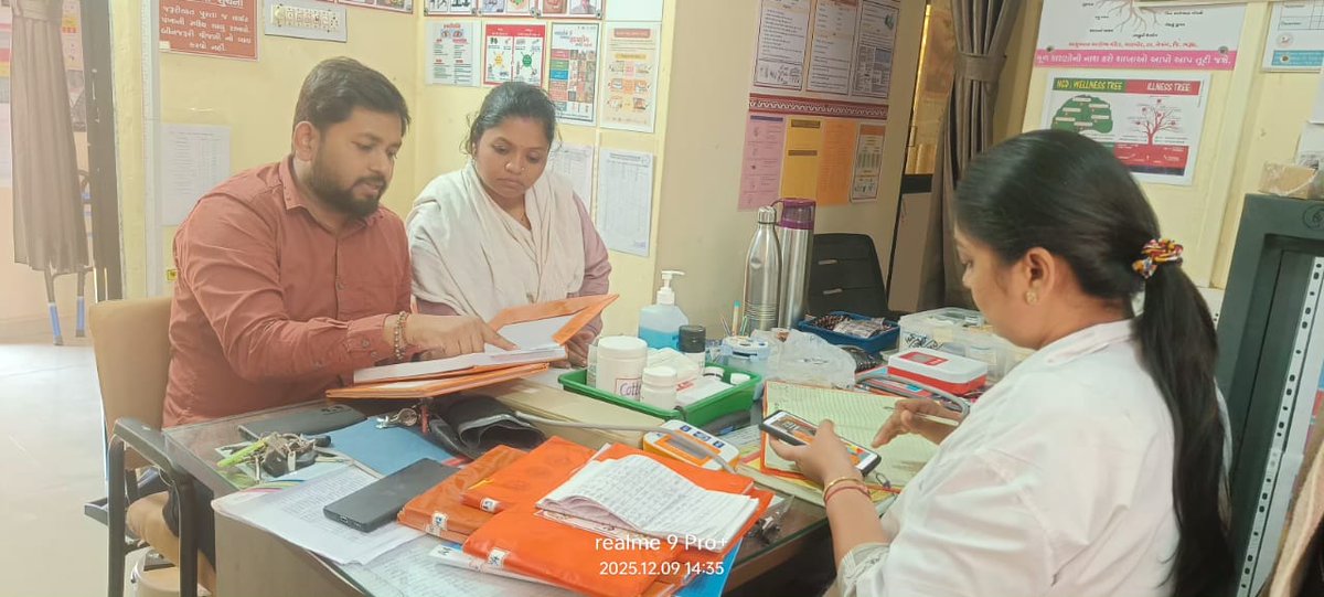 thonetrang77417's tweet image. 🇮🇳🏥
#PHARMASISTVISIT 
#AAMVALPORE 
#PHCKHARETHA 
#NETRANGBLOCK 

"આજરોજ #નેત્રંગતાલુકાના #પ્રાઆકેખરેઠાના #આયુષ્યમાનઆરોગ્યમઁદિરવાલપોર મા #ફાર્માસિસ્ટ દ્વારા #રેકોર્ડ અને #એન્ટ્રી વિશે જાણકારી તેમજ #એપ વિશે માહિતી તથા અન્ય બાબતો સમજાવેલ હતી....."

@Bharuch_Health @MoHFW_INDIA