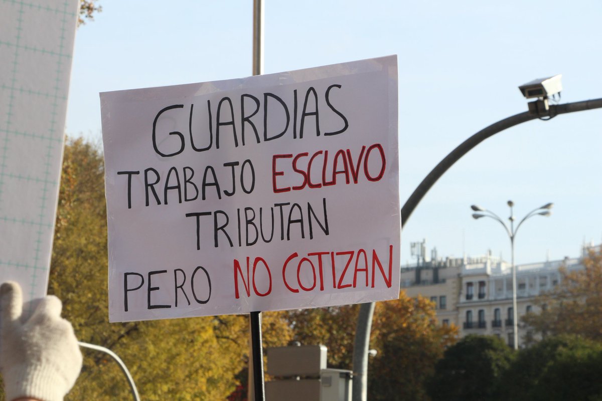 Hoy los médicos de Madrid han llenado las calles desde Congreso hasta el Ministerio de Sanidad.

La reivindicación: un ESTATUTO PROPIO con CONDICIONES DIGNAS.

Las imágenes hablan por si solas. No se puede seguir ignorando la voz de los médicos.
