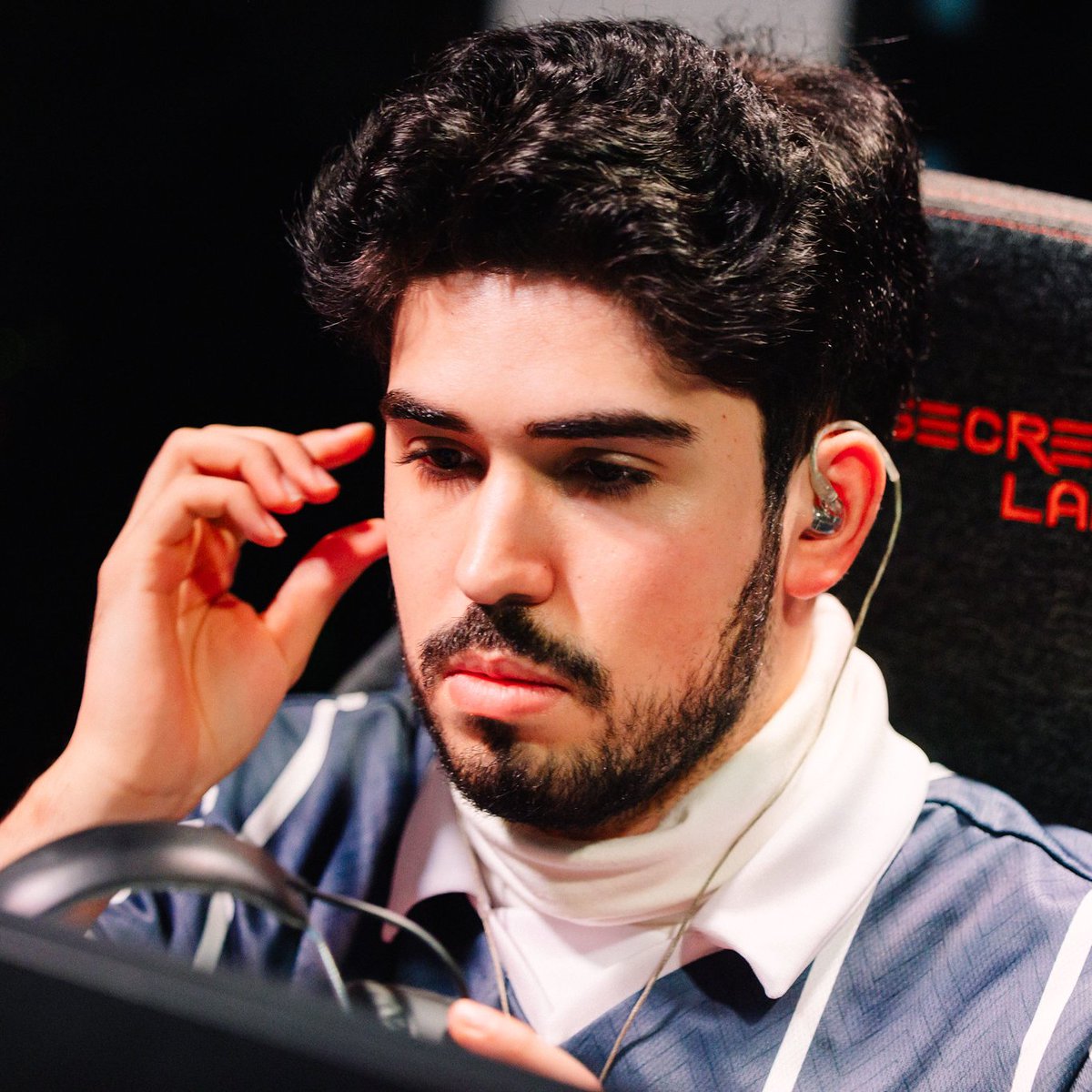 🚨 Aspas, geçirmesi gereken ameliyat sebebiyle takımın sezon dışı turnuvalara katılmayacağını duyurdu.

Ayrıca aspas, kadronun yenilenmesinden bu yana MIBR’nin takım hâlinde antrenman yapamadığını da açıkladı.

🔗 THESPIKE BR