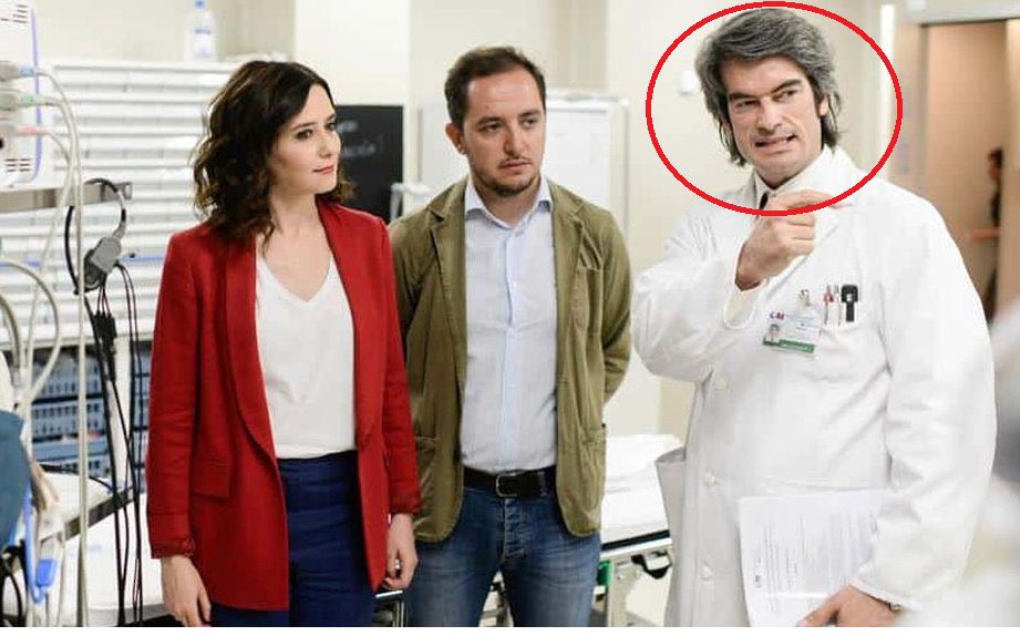 Ella o alguien de su entorno, con su conocimiento y consentimiento.