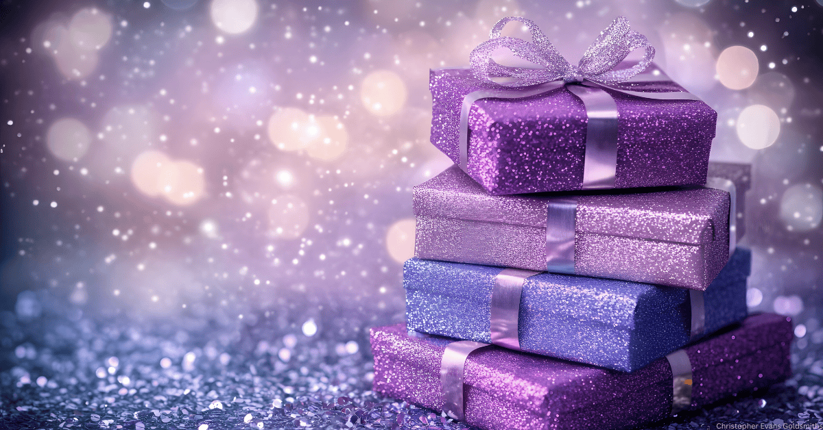CEvansGoldsmith's tweet photo. From all of us at Christopher Evans Goldsmiths, thank you to our customers for another wonderful year. Wishing you a very Merry Christmas and a sparkling New Year! See you in 2026.

#SeasonsGreetings #ThankYou #CheshireJeweller https://t.co/z5u6oXyOW7