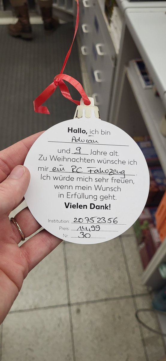 Es ist die "eine" gute Tat! Lieber Adrian du hast es mehr als verdient und ich weiß zu 1000%, dass dein Geschenk zu dir kommt. Danke an das "Kaufland" Team! Ich habe die Geschenke gesehen und weiß das du es bekommst!