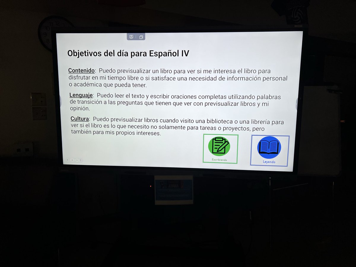 wiggsmslibrary's tweet photo. Happening today and tomorrow - book tastings en español in the #Wiggs Library. Content, language, and culture objectives with strategic practice with transitional phrases using fiction and non-fiction texts in Spanish! ¡Chido! #duallanguagerocks https://t.co/Enr1a8teXp