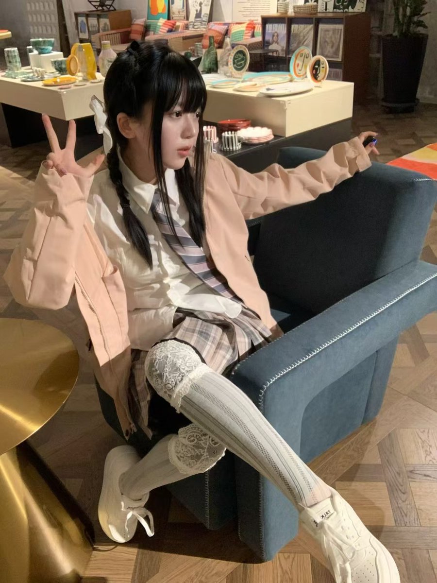 Hequankele tweet media