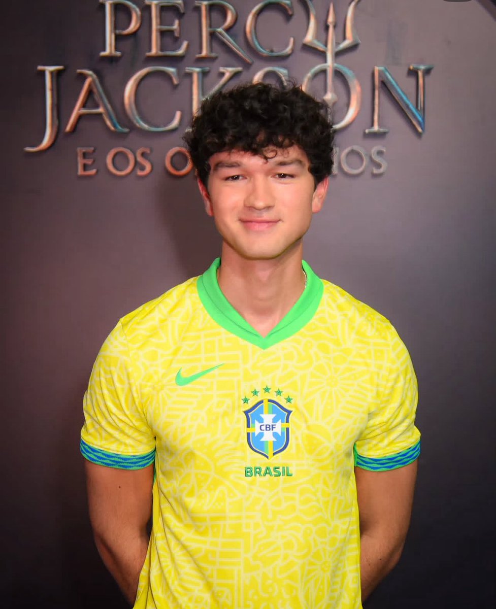 Charlie and his castmates via andysantanaoficial on Instagram!