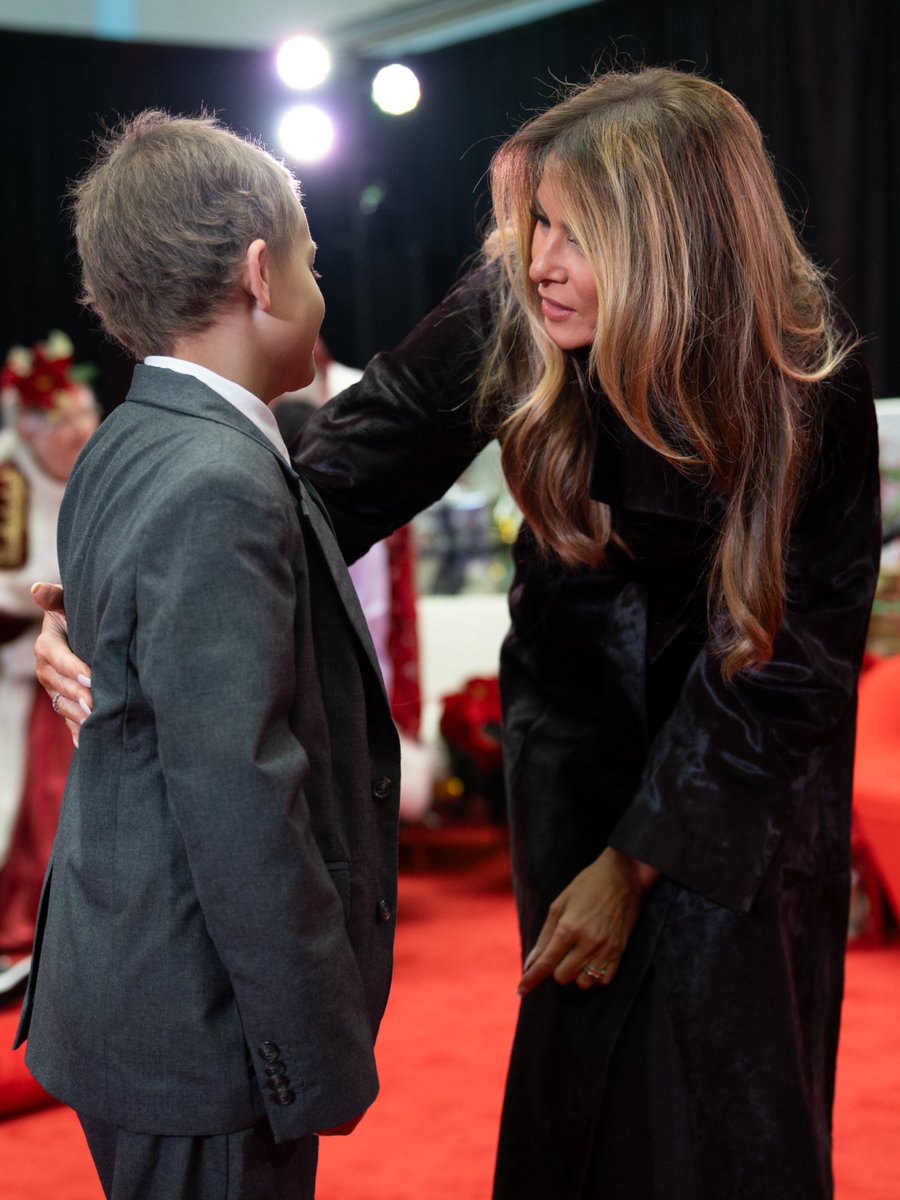 FirstLadyOffice's tweet image. “Visiting Children’s National during the Christmas season is a tradition I cherish, and I am grateful for the opportunity to return again this year. Spending time with these brave children and their families is a reminder of the strength, hope, and love that define the holiday…