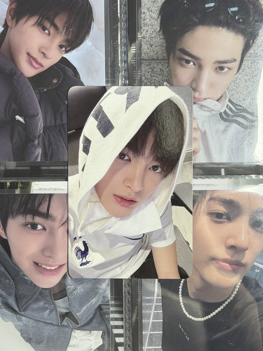 eeeoeeos's tweet image. 아너무예뻐서 소리지름