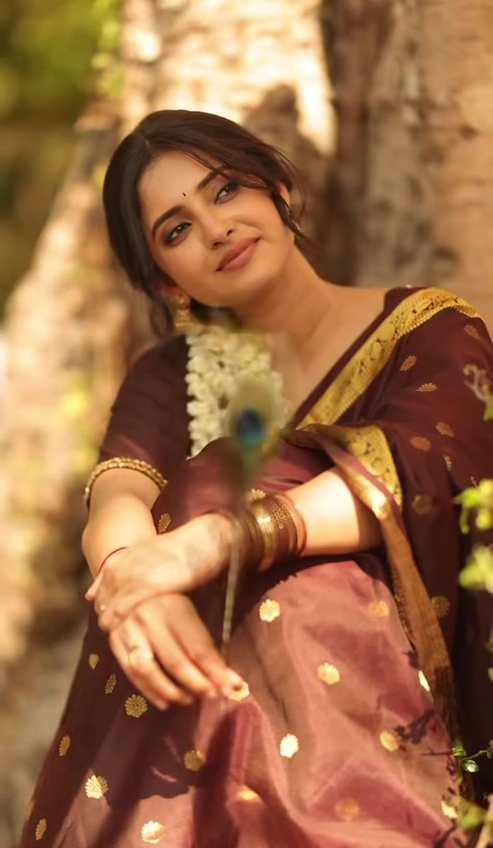 ख्वाब दिल ने उसे पाने के देख लिये.. 
वरना खुशमिजाज हुआ करते थे, हम भी कभी...

मधुर रात सभी को 🪷🪷