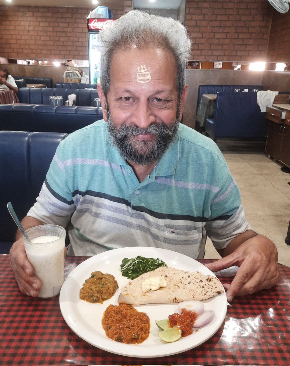 w_karve's tweet image. #food #vegetarian #dwarka 
Enjoyed Delicious Lunch this afternoon at Charmi Restaurant Dwarka - the tastiest meal of our Gujarat Tour so far - some pictures of the food, the foodie and a selfie with friends who served the food.
Sev Tamatar + Baingan Bharta + Palak Paneer + Phulka