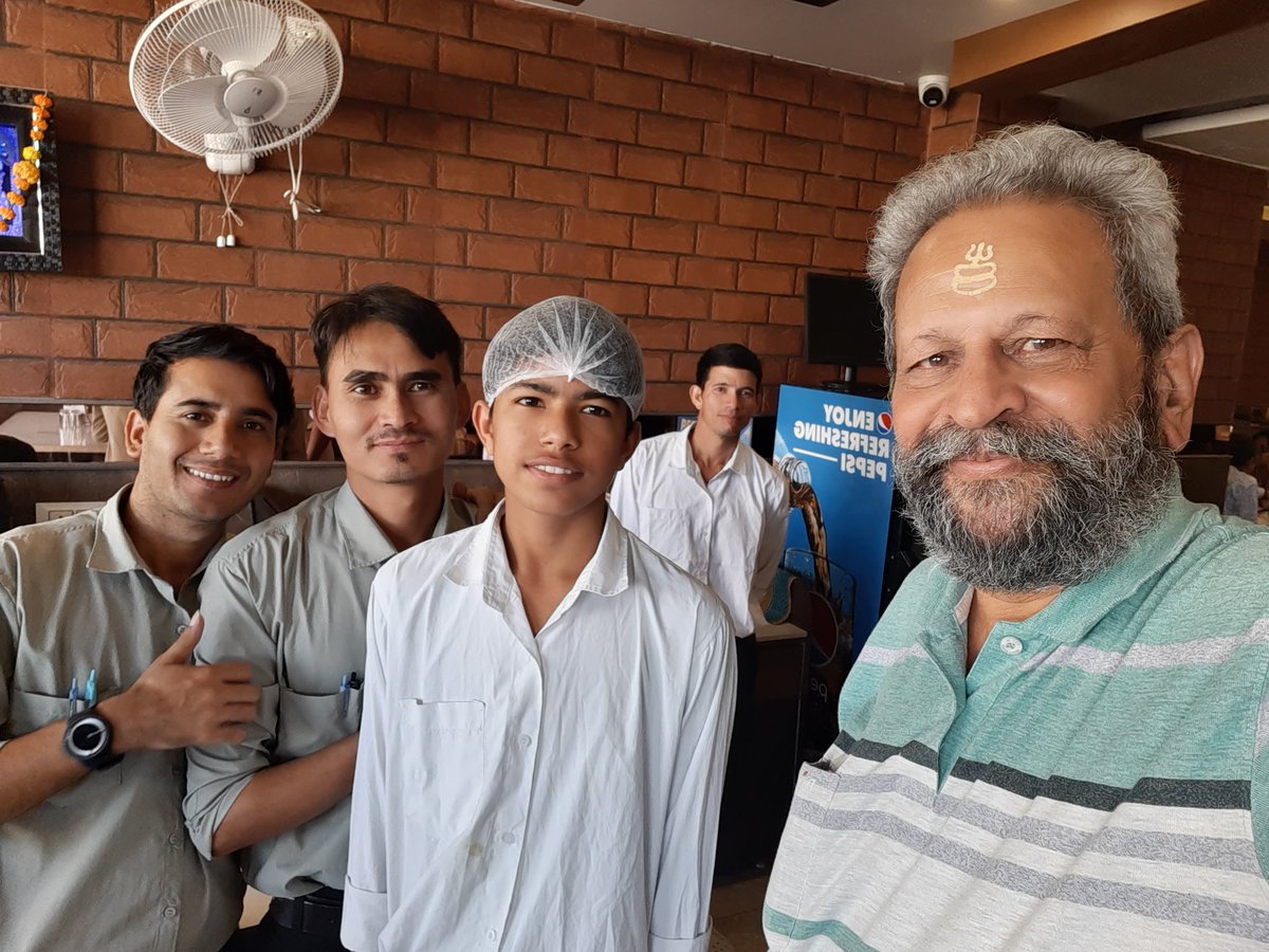 w_karve's tweet image. #food #vegetarian #dwarka 
Enjoyed Delicious Lunch this afternoon at Charmi Restaurant Dwarka - the tastiest meal of our Gujarat Tour so far - some pictures of the food, the foodie and a selfie with friends who served the food.
Sev Tamatar + Baingan Bharta + Palak Paneer + Phulka