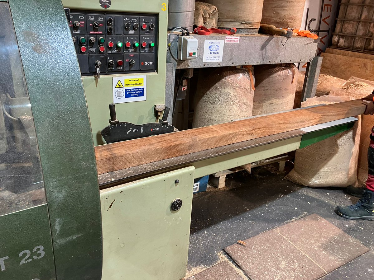 RevivalJoinLtd's tweet photo. Good afternoon on this #windy day in #Livingston, #Scotland! π¬οΈ π΄σ §σ ’σ ³σ £σ ΄σ Ώ π
Help us #spreadtheword if you can! π¬
The team are sheltered from the elements in our workshop, turning this beautiful sapele into a quality #timber #doorset. πͺ
Need a trusted #joiner? Reach out today! βοΈ https://t.co/rWoj2kyivM