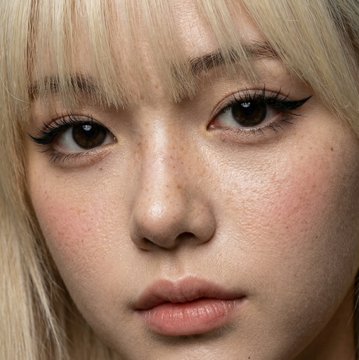 Nano Banana Pro

Creation in @sousakuai 

Base Prompt @KusoPhoto 

Upscale the character in the firs