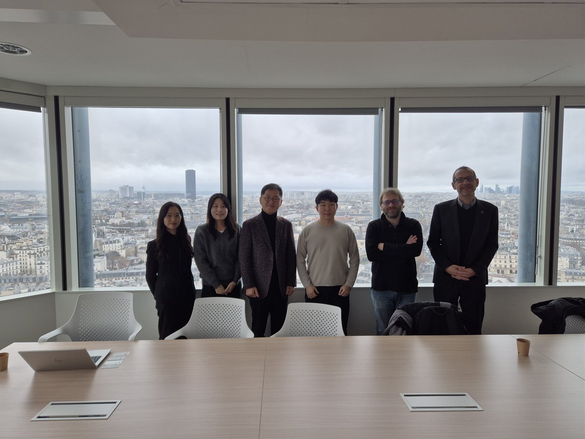 Paris Biofoundry tweet media