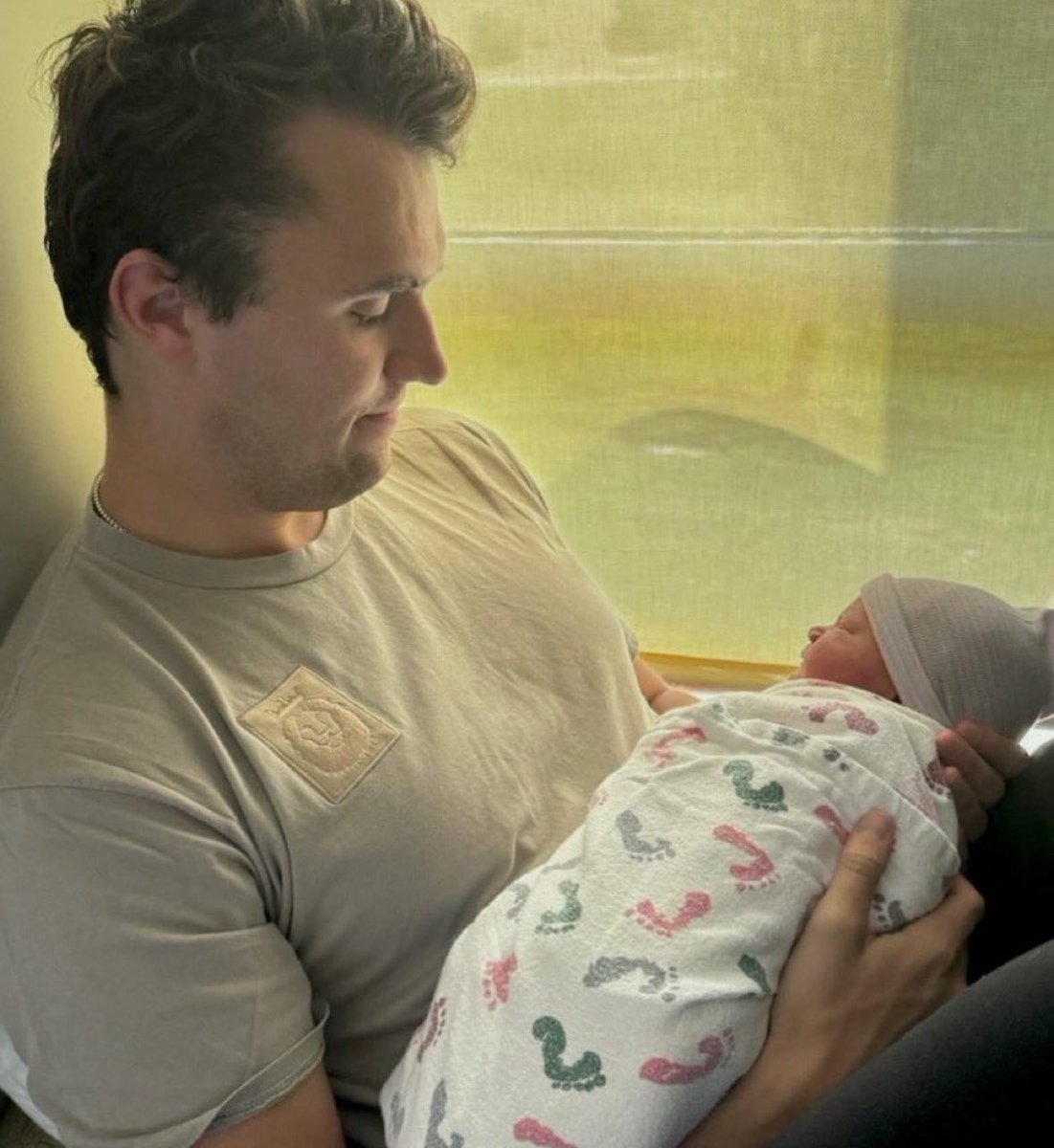 annamlulis's tweet image. Never forget what they did