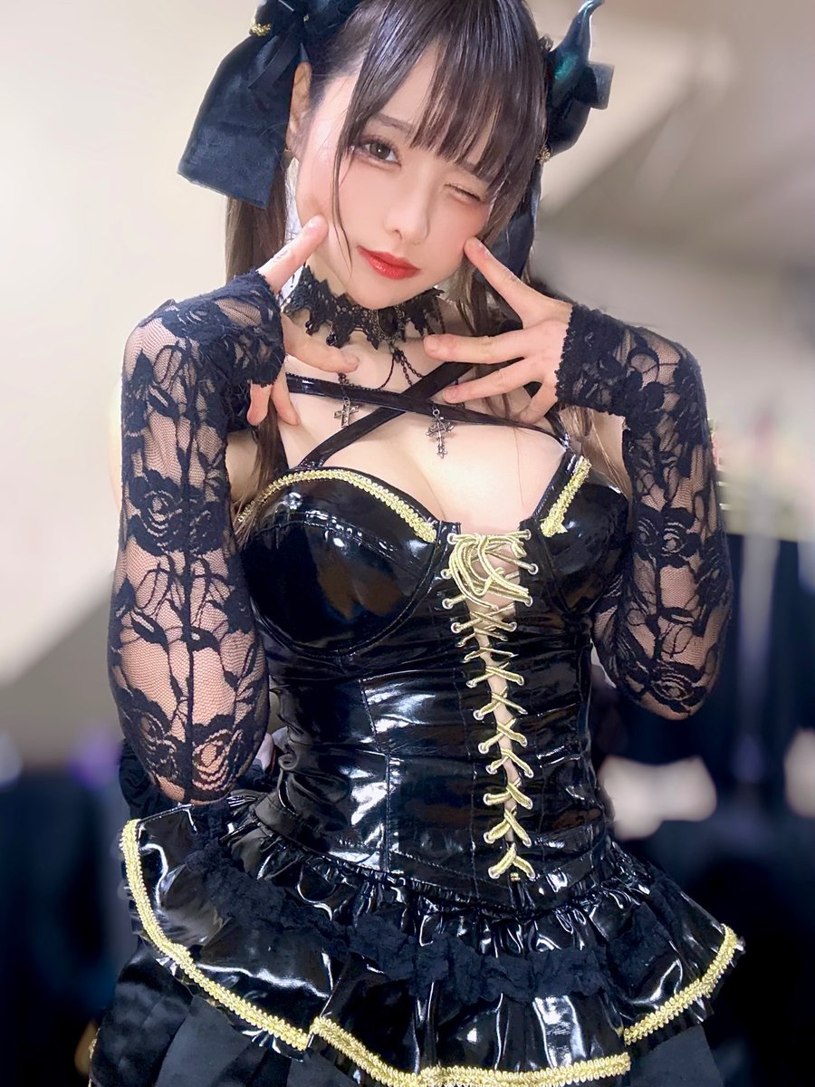 【ゆか】　コスプレ衣装 ごきげんようぅ！！！ ウィンクみれたよ〜！！！ この衣装素敵すぎます