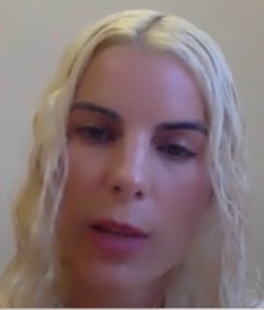 –Bienvenida a la isla Friendship.
–¿Tienen futbolistas?
–…