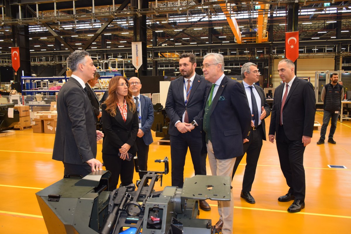 ASELSAN Yönetim Kurulu Üyeleri Sayın Tuğg.(E) Göksel Sevindik, Sayın Prof. Dr. Ebru Tümer, Sayın Dr. İsmail Arı ve beraberindeki heyete, tesisimize gerçekleştirdikleri nazik ziyaretleri için teşekkür ederiz

#aselsan
#aselsankonya