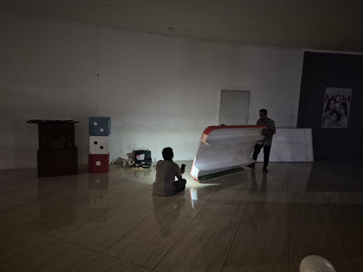 Selesai latihan bantuin yak <a href="/Elin_JKT48/">Celline Thefani</a> 🤭