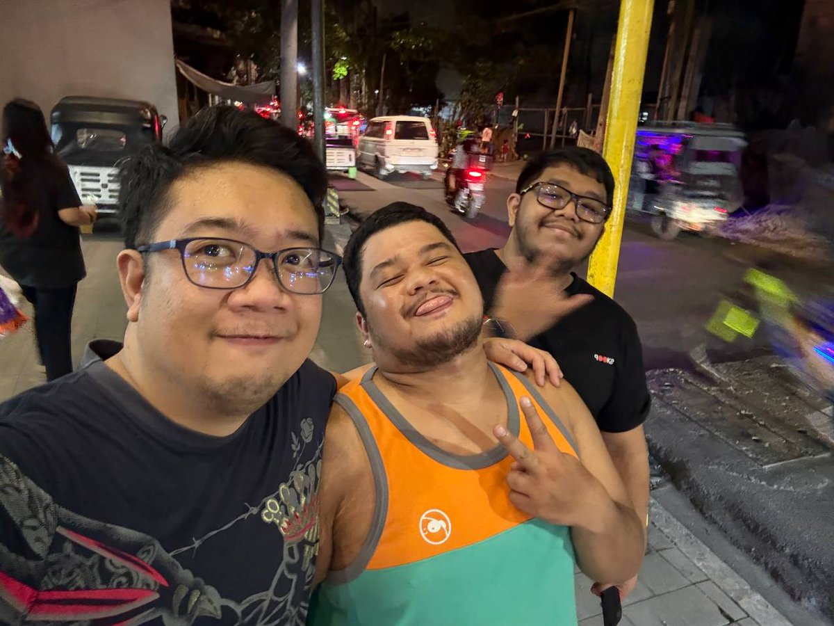 Yung blurred ka pero kebs lang 😝 missing these lads 🥰 see yah nex year <a href="/nodieG03/">Gido</a> and Loven
#LuciBear