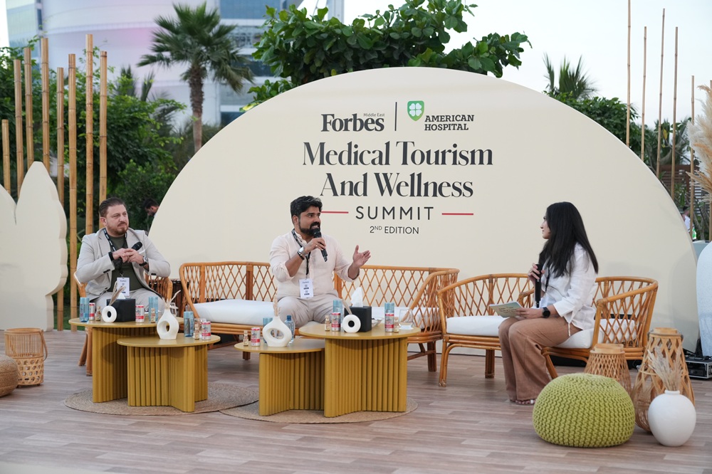 في جلسة نقاشية أدارتها جيداء شكري، ناقش محمد الحصري، المؤسس والرئيس التنفيذي لشركة VIWELL، وشهاب مكانيل، المؤسس والرئيس التنفيذي لشركة ShopDoc، كيف توفر أدوات التحليلات والتصفح المتكاملة قيمة ملموسة وتحسّن جودة الخدمات الصحية. 