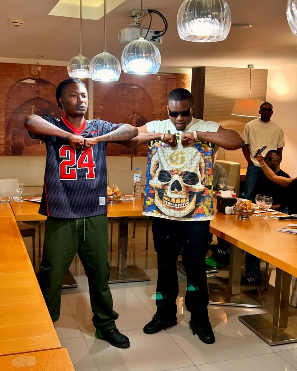 Sending birthday love to <a href="/Thebadboywave/">WAVEBOII</a>! New drop #WaveboiiBamise is too clean 🔥

ditto.fm/bamise_e8a46ada