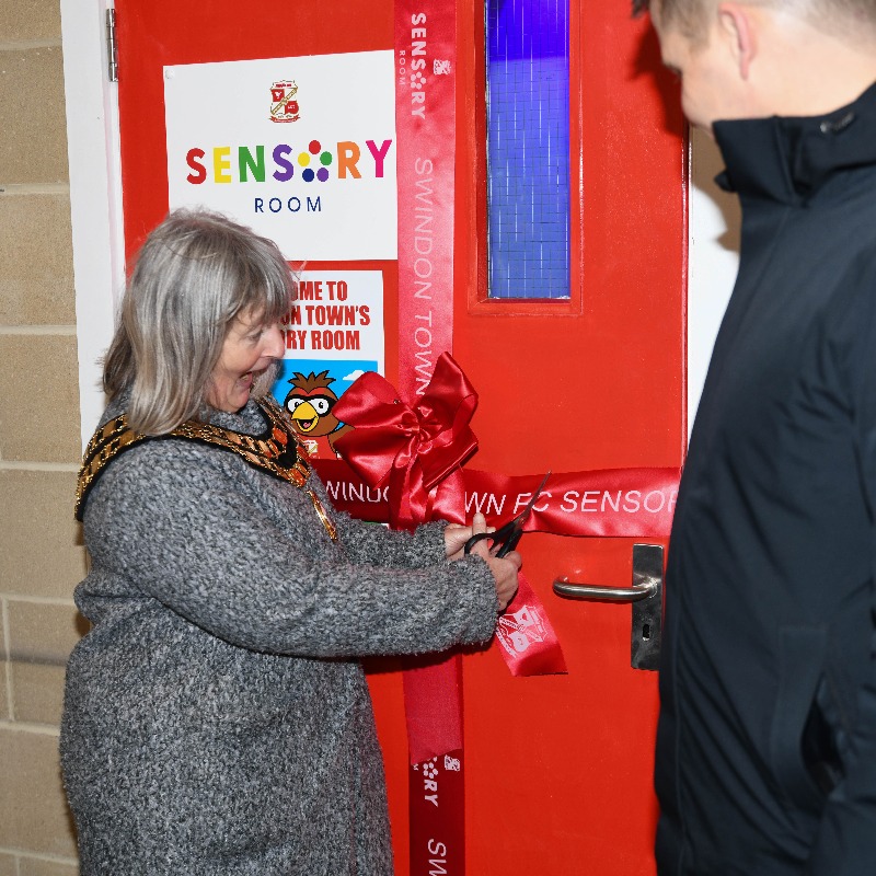 Official_STFC's tweet photo. Swindon Town are delighted to announce the official opening of our brand-new, non-pitch-facing Sensory Room at the Nigel Eady County Ground ❤️

A significant step forward in our ongoing commitment to ensuring football is accessible, enjoyable, and inclusive for all.