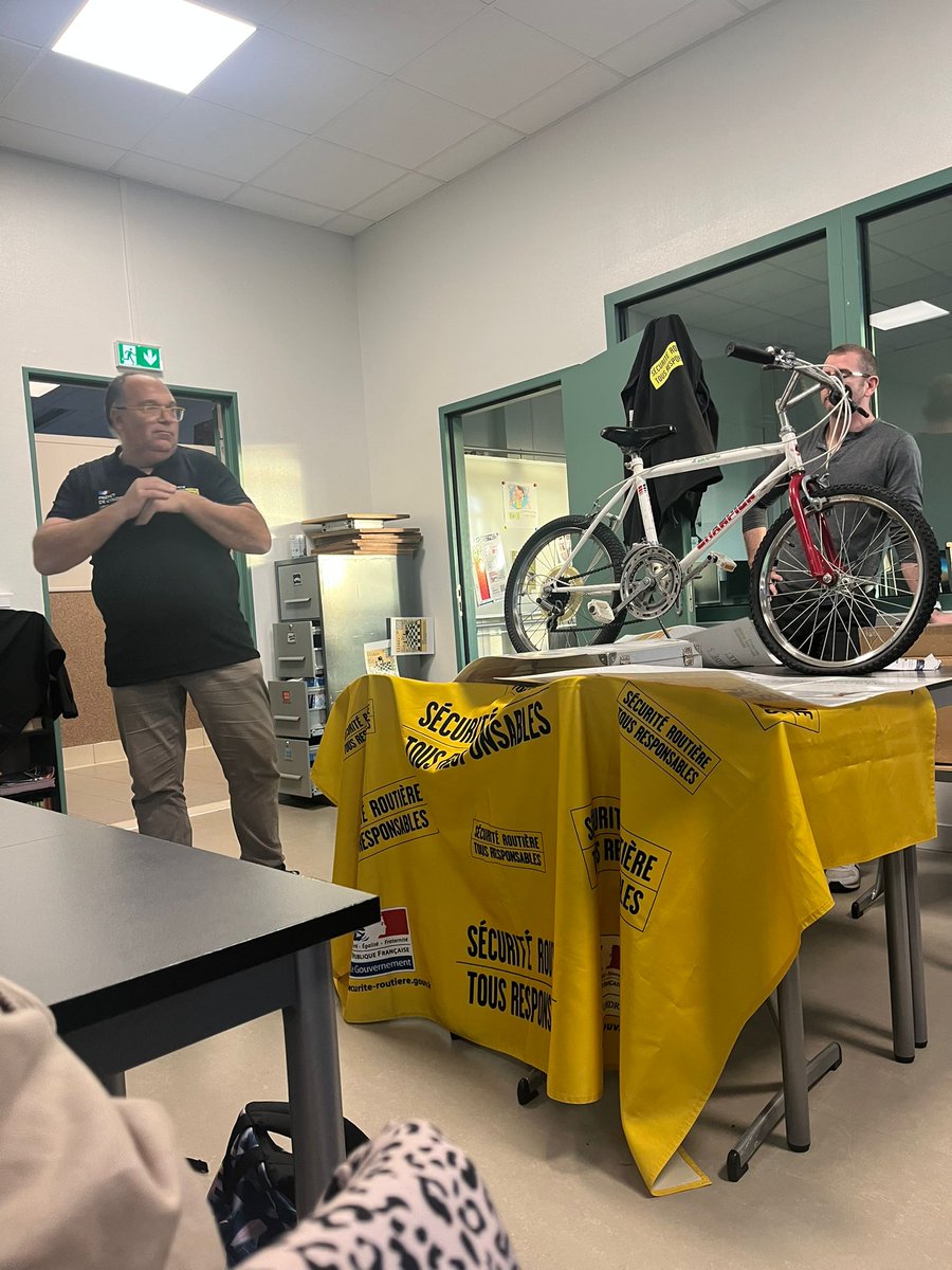 Suite de l'intervention #securiteroutiere en étude au collège <a href="/LaFayette036/">Collège La Fayette - Châteauroux</a>
<a href="/Chateauroux36/">Châteauroux Métropole</a> <a href="/ac_orleanstours/">Académie d'Orléans-Tours</a>